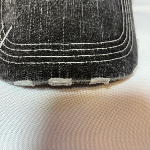 KATYDID Women’s Dark Gray and Light Gray Mesh Back Trucker Hat OS - Picture 3 of 7